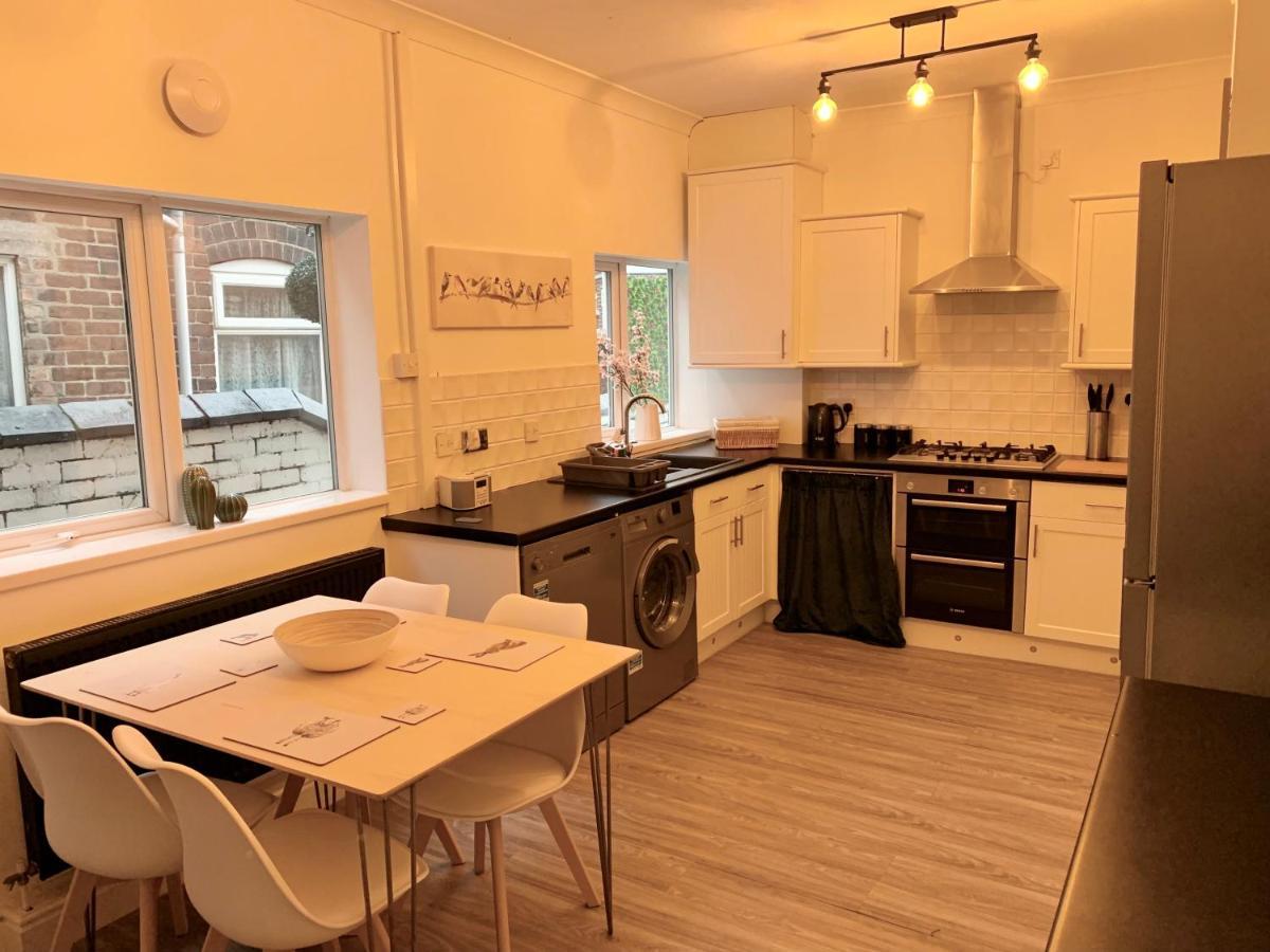 Stamer House By Yourstays, Stylish Quirky House, With 4 Double Bedrooms, Book Now! Stoke-on-Trent Экстерьер фото